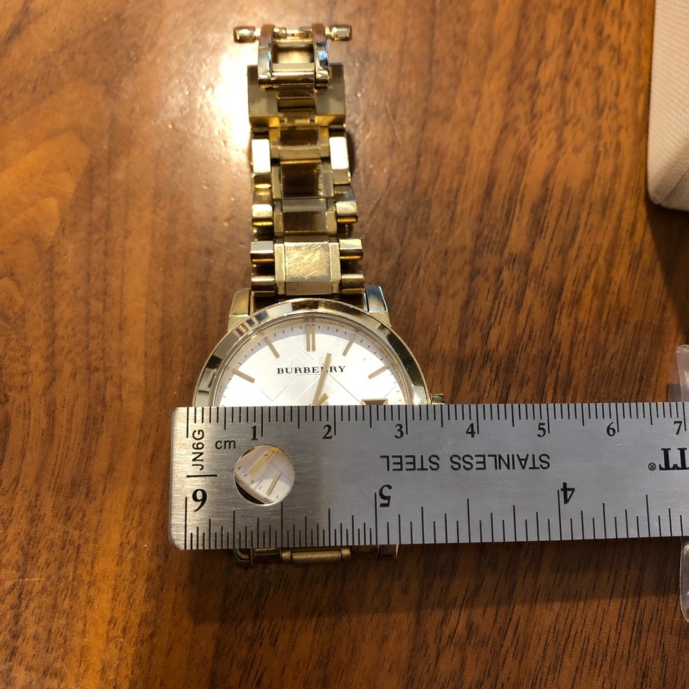 Burberry Watch - Picture 10 of 10